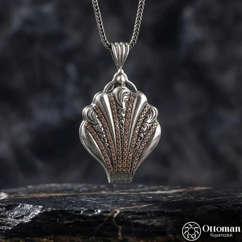 1 Midye Taşlı Kapaklı Gri Gümüş Kadın Kolye