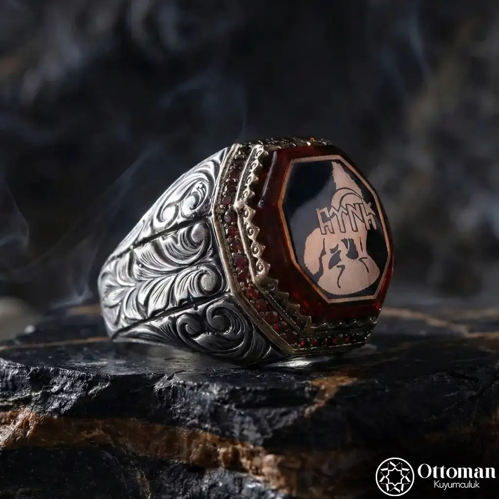 Grey Wolf Design Silver Men's Ring