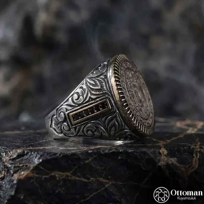 İnşirah Yuvarlak Gravürlü Gümüş Erkek Yüzük