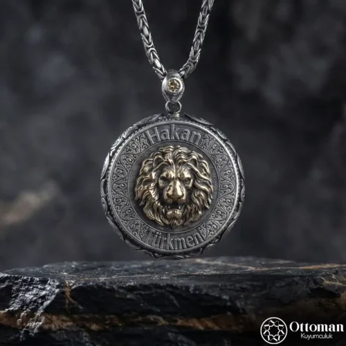 İsimli Aslan Figürlü Gümüş Madalyon Kolye
