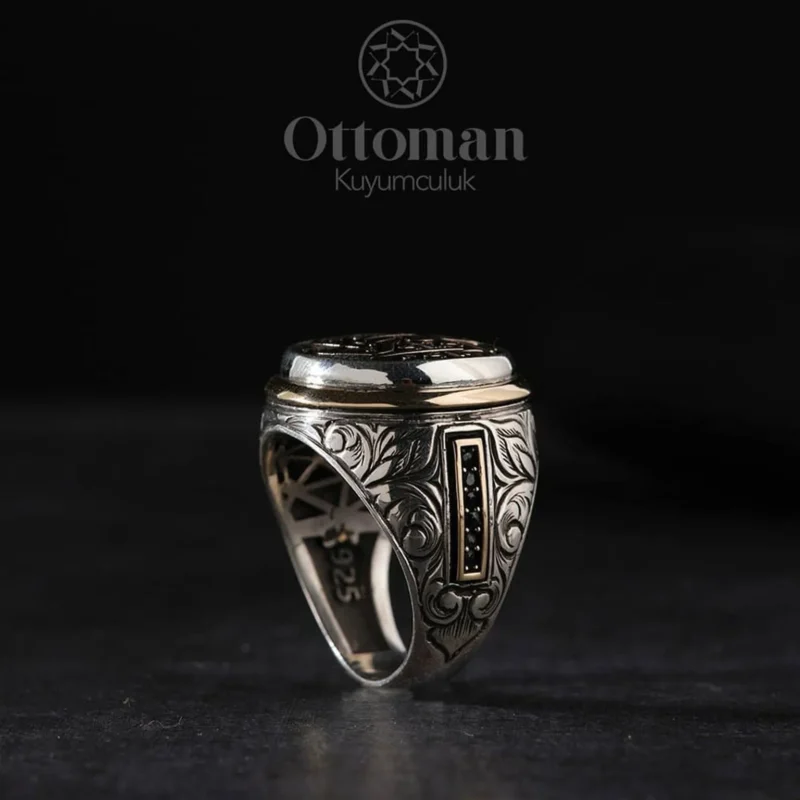 Edep Yahu Yuvarlak Gravürlü Gümüş Erkek Yüzük