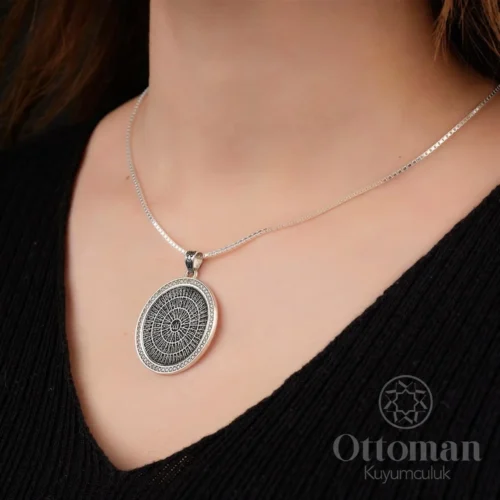 Esmaü'l Hüsna Zirkon Taşlı Gümüş Kadın Kolye