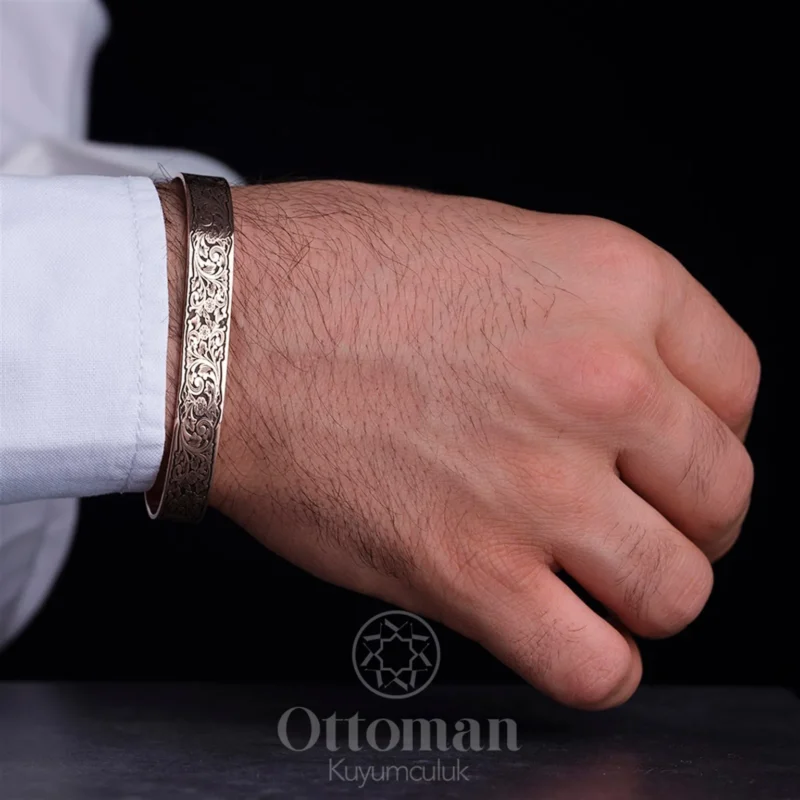 Gravür Desenli Gümüş Erkek Bileklik