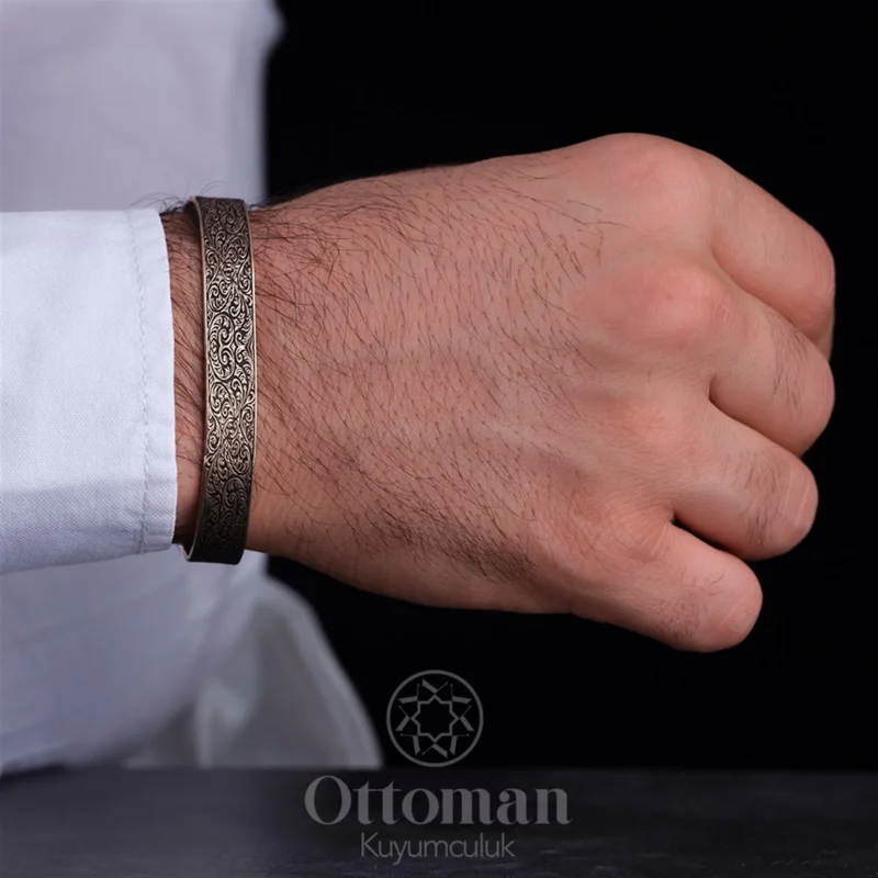 gravur-gumus-erkek-kelepce-bileklik–7d651 Gravür Gümüş Erkek Kelepçe Bileklik