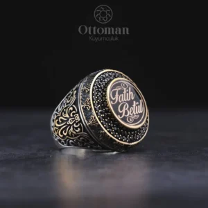 kisiye-ozel-isimli-gumus-erkek-yuzuk-70731b Kişiye Özel İsimli Gümüş Erkek Yüzük