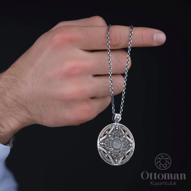 Koruma Dualı Gümüş Madalyon Kolye