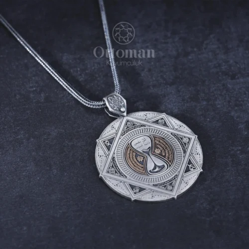 Kum Saati Madalyon Gümüş Erkek Kolye