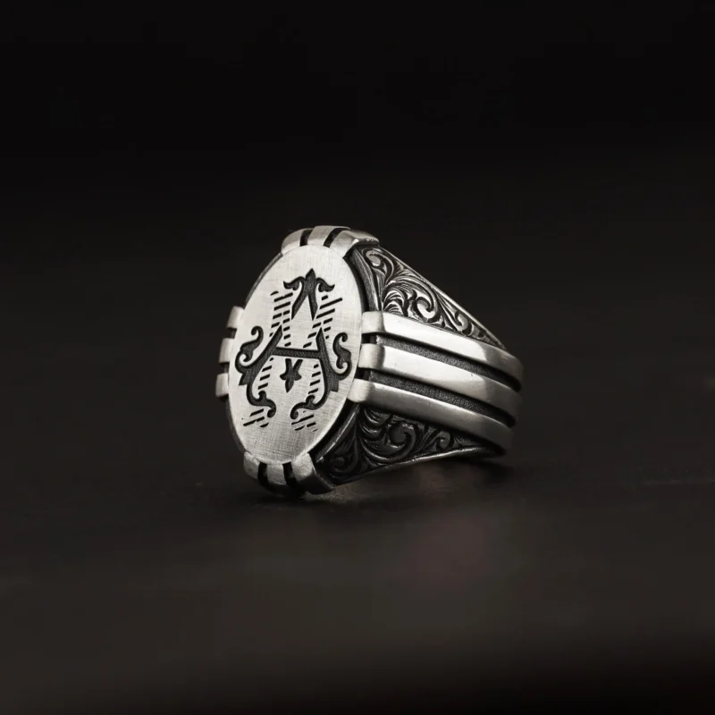 Monogram Harf İşlemeli Gravürlü Pençe Model Gümüş Erkek Yüzük