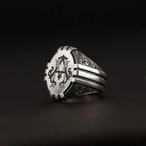 Monogram Harf İşlemeli Gravürlü Pençe Model Gümüş Erkek Yüzük