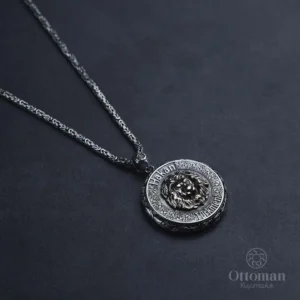 ozel-tasarim-isimli-aslan-figurlu-mada-def36- İsimli Aslan Figürlü Gümüş Madalyon Kolye