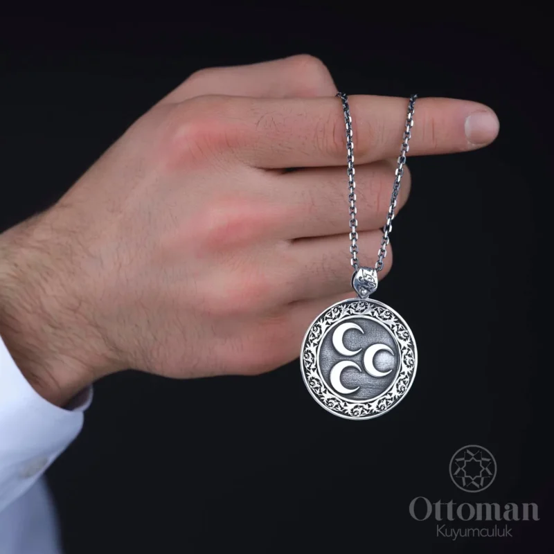 Üç Hilal Gümüş Madalyon Kolye