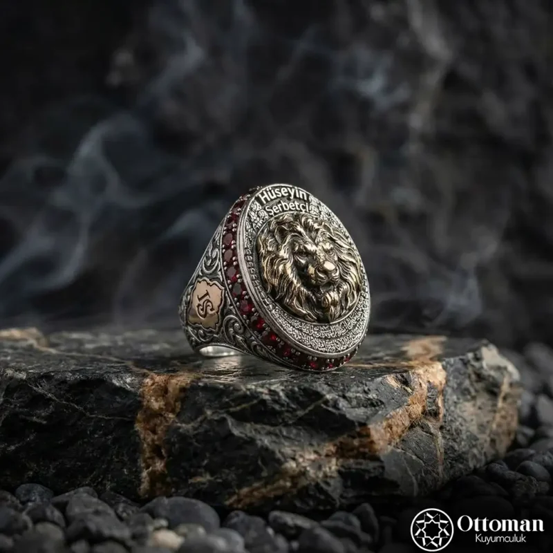 Kişiye Özel İsimli Aslan Figürlü Gümüş Erkek Yüzük