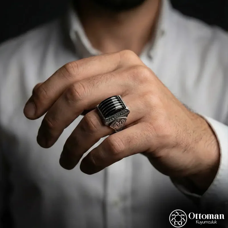 Kehribar Taşlı Yarma Gümüş Erkek Yüzük