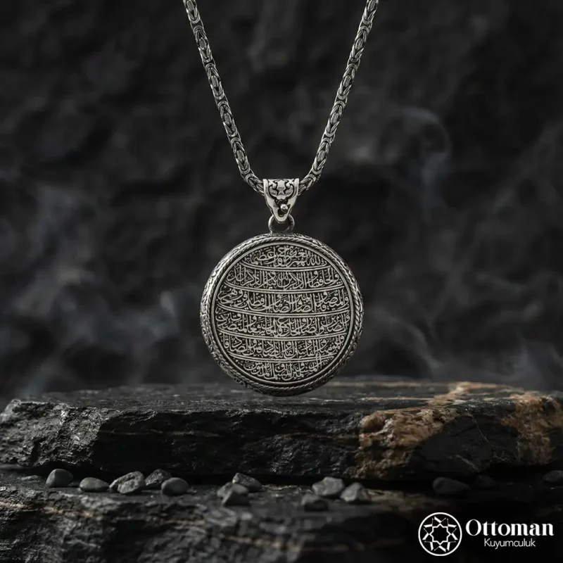 Asalet ve Maneviyat Dönmeli Gümüş Madalyon Kolye