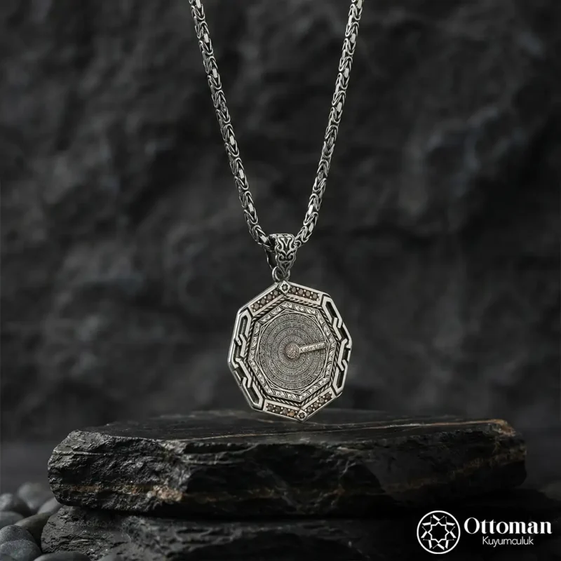 Kişiye Özel Koruma Dualı İsimli Gümüş Madalyon Kolye