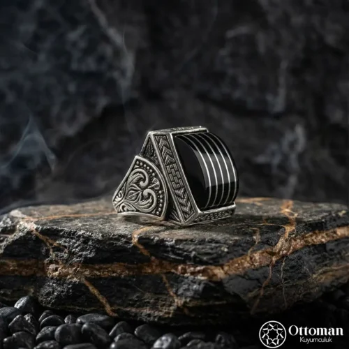 Kehribar Taşlı Yarma Gümüş Erkek Yüzük