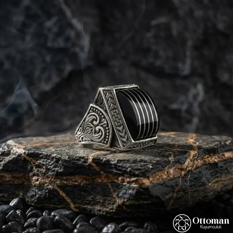 Kehribar Taşlı Yarma Gümüş Erkek Yüzük