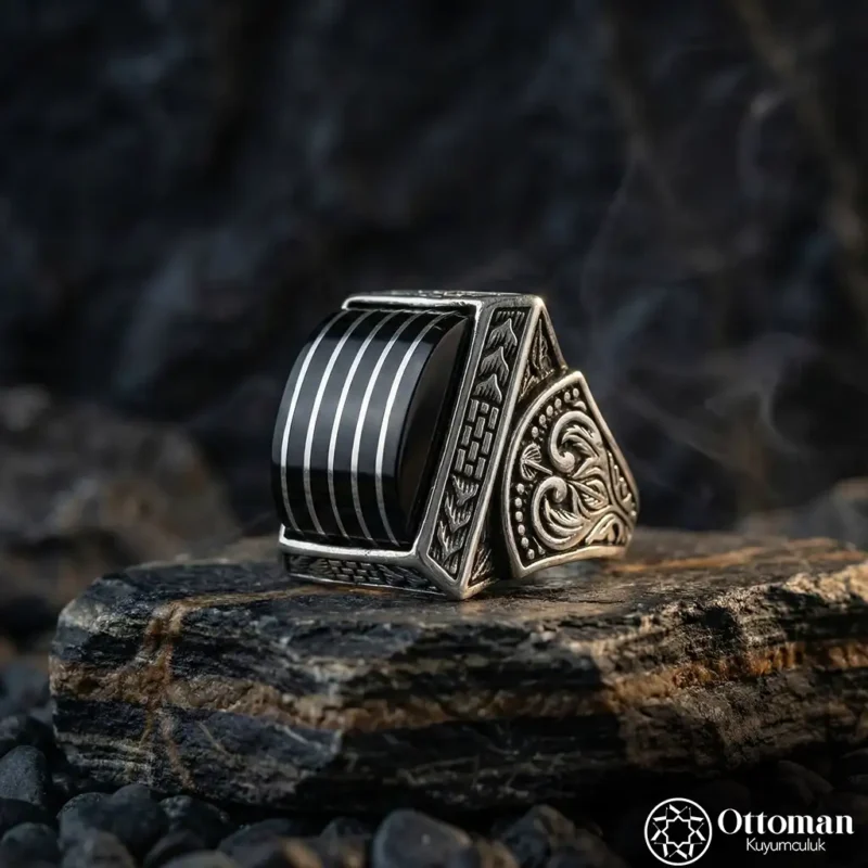 Kehribar Taşlı Yarma Gümüş Erkek Yüzük