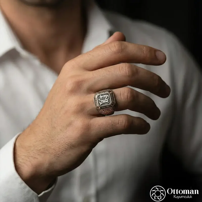 Kişiye Özel Harf Tasarımlı Gümüş Erkek Yüzük