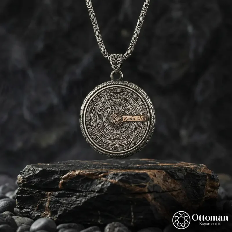 Kişiye Özel Çift Taraflı Gümüş Madalyon Kolye