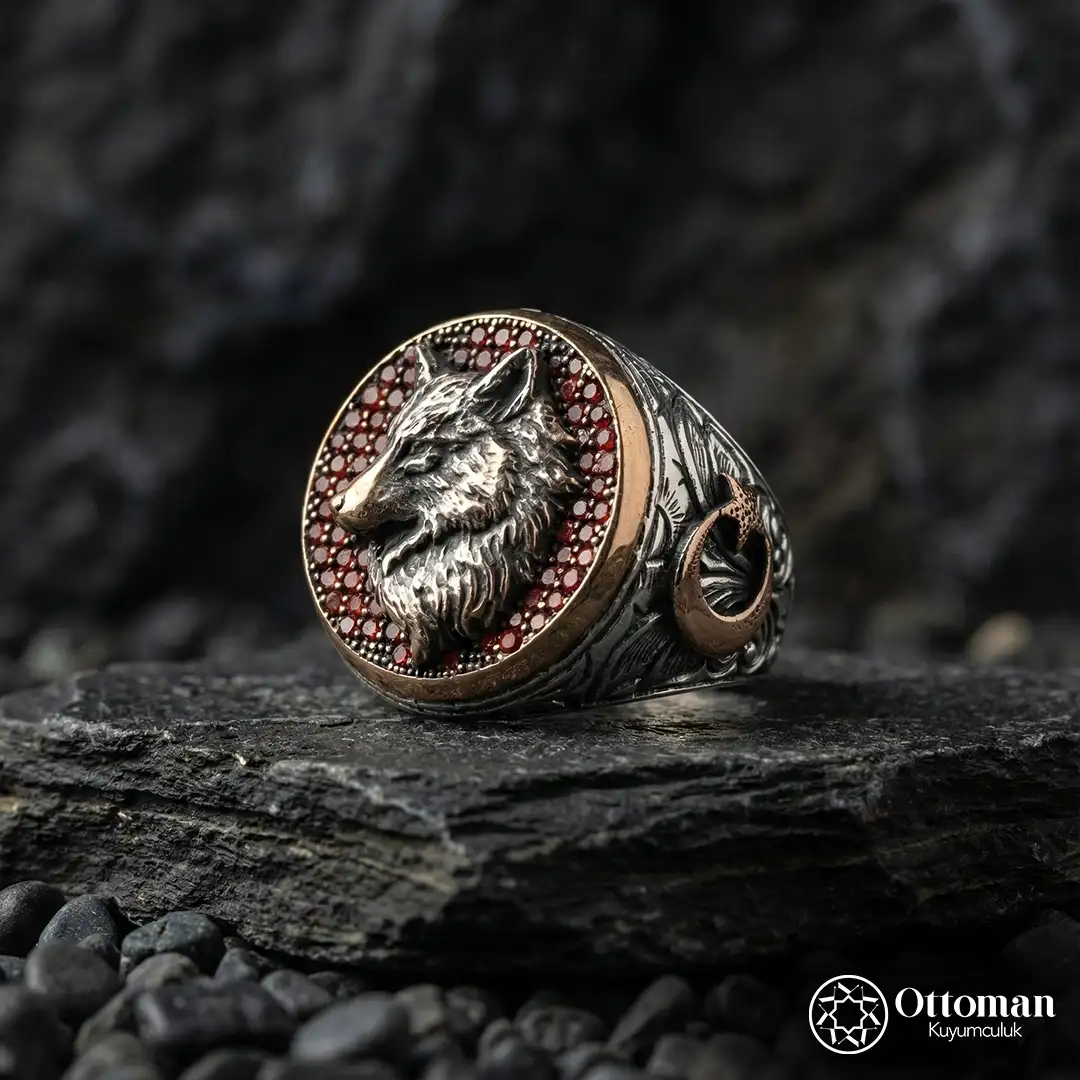 Mikro Stone-set Wolf Silver Ring
