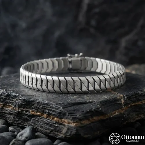Düz Dokulu Gümüş Erkek Bileklik