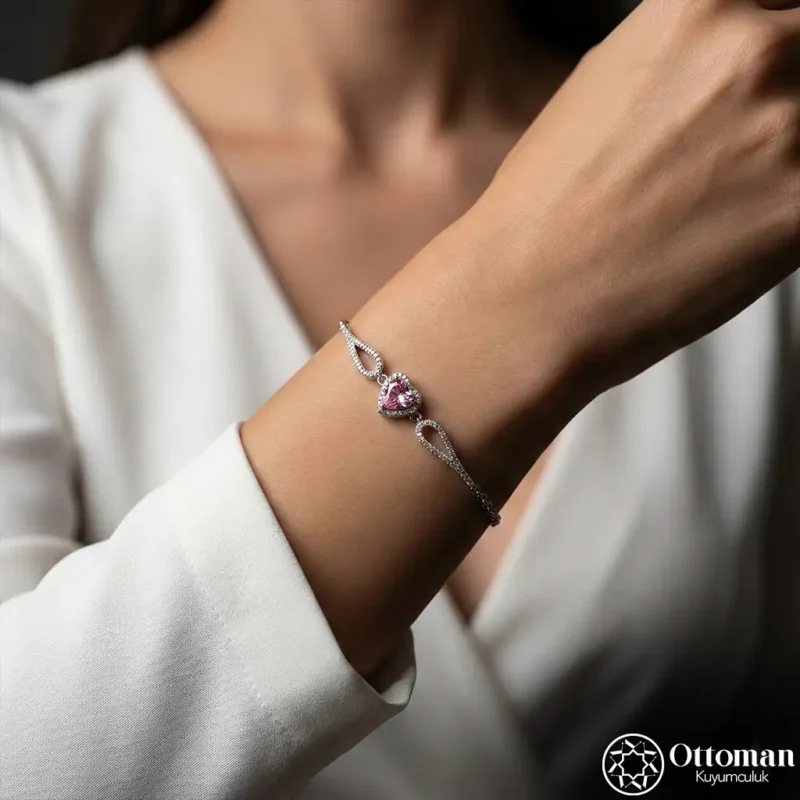 Pembe Kalp Taşlı Zarif Gümüş Kadın Bileklik