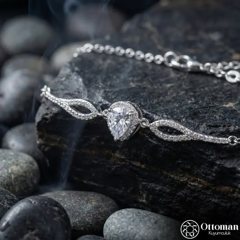 Beyaz Kalp Taşlı Zarif Gümüş Kadın Bileklik