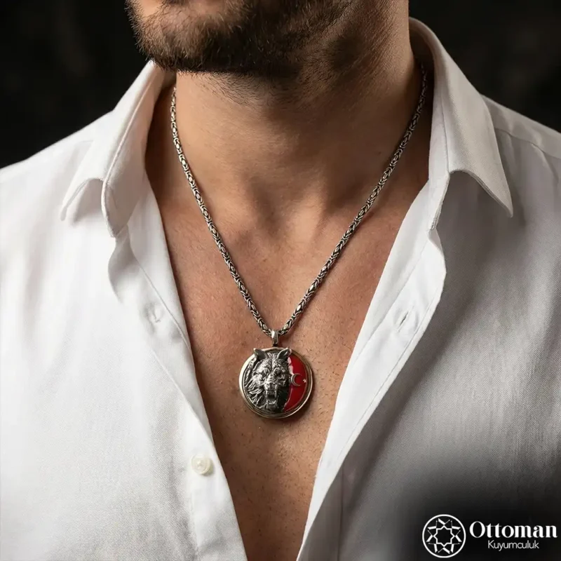 Ay Yıldızlı Bozkurt Gümüş Erkek Kolye