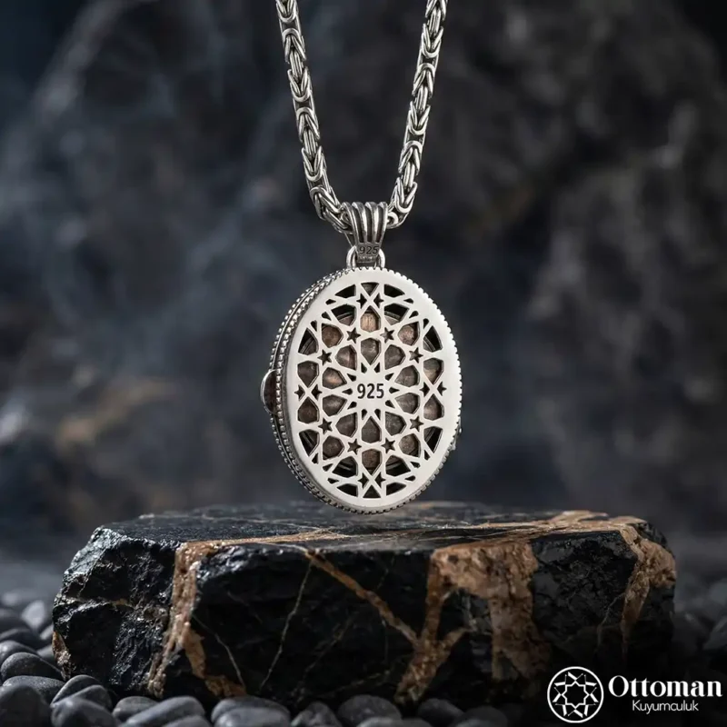 İsimli Ay Yıldızlı Kapaklı Oval Gümüş Madalyon Kolye