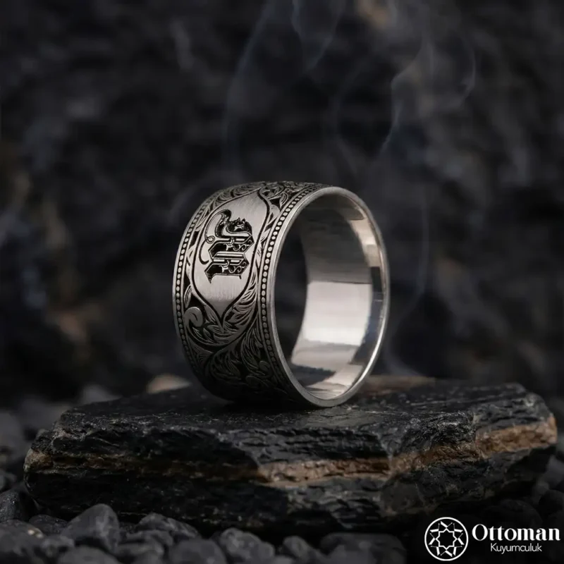 Gravür Harfli Gümüş Erkek Alyans