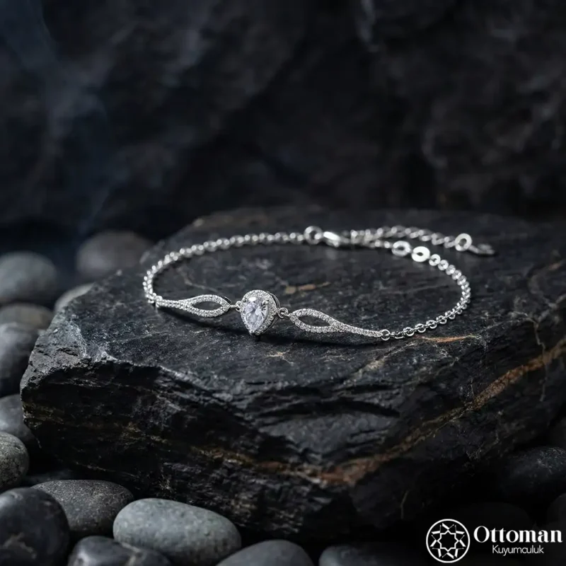 Beyaz Kalp Taşlı Zarif Gümüş Kadın Bileklik