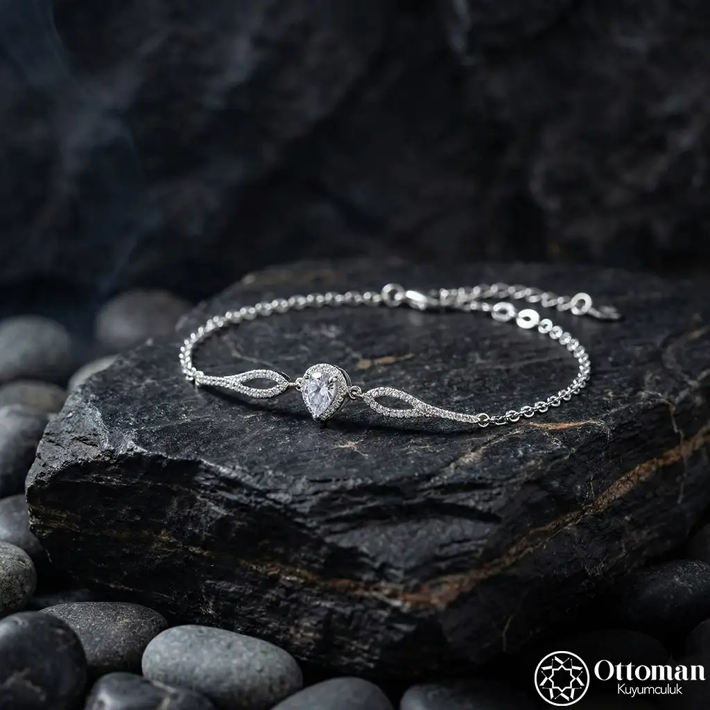White Heart Stone-set Elegant Silver Women's Bracelet