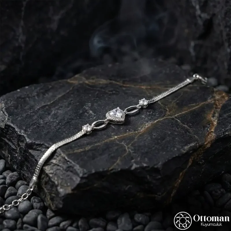 2 Beyaz Kalp Taşlı Klasik Gümüş Kadın Bileklik