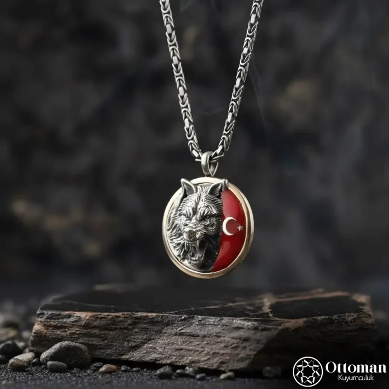 Ay Yıldızlı Bozkurt Gümüş Erkek Kolye