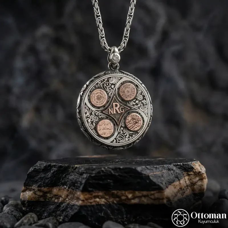 Harfli Dualı Gümüş Madalyon Kolye