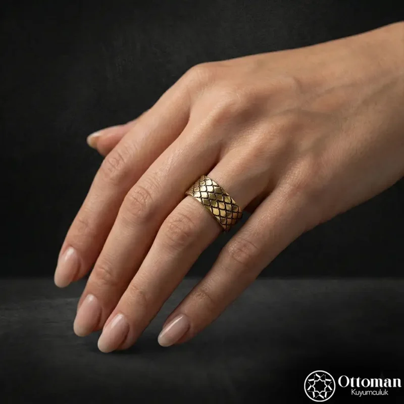 Yılan Desenli Gümüş Kadın Alyans