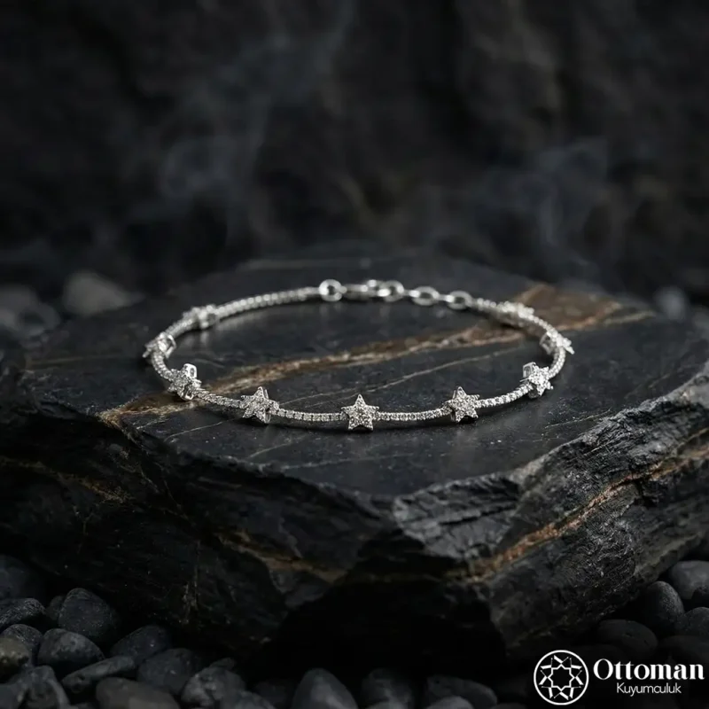 Yıldız Detaylı Zarif Gümüş Kadın Bileklik