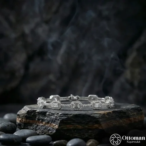 Baget Taşlı Zarif Gümüş Kadın Bileklik