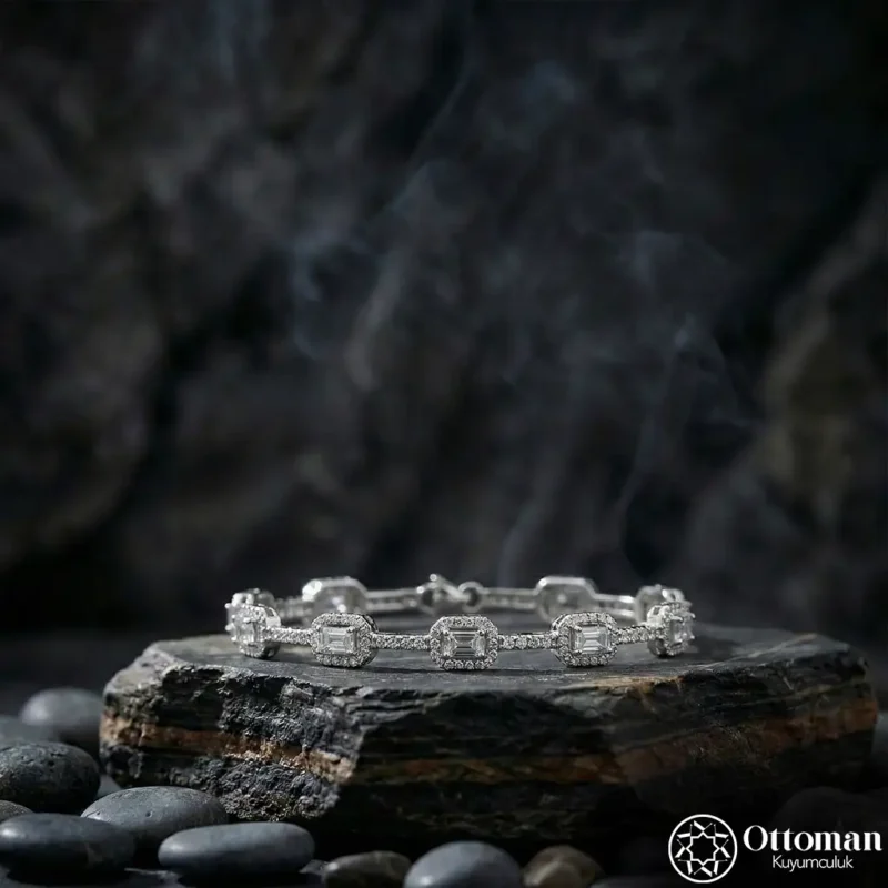 Baget Taşlı Zarif Gümüş Kadın Bileklik