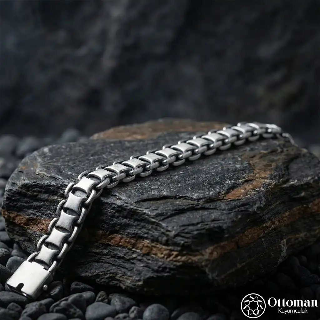 Vakar Chain Silver Bracelet