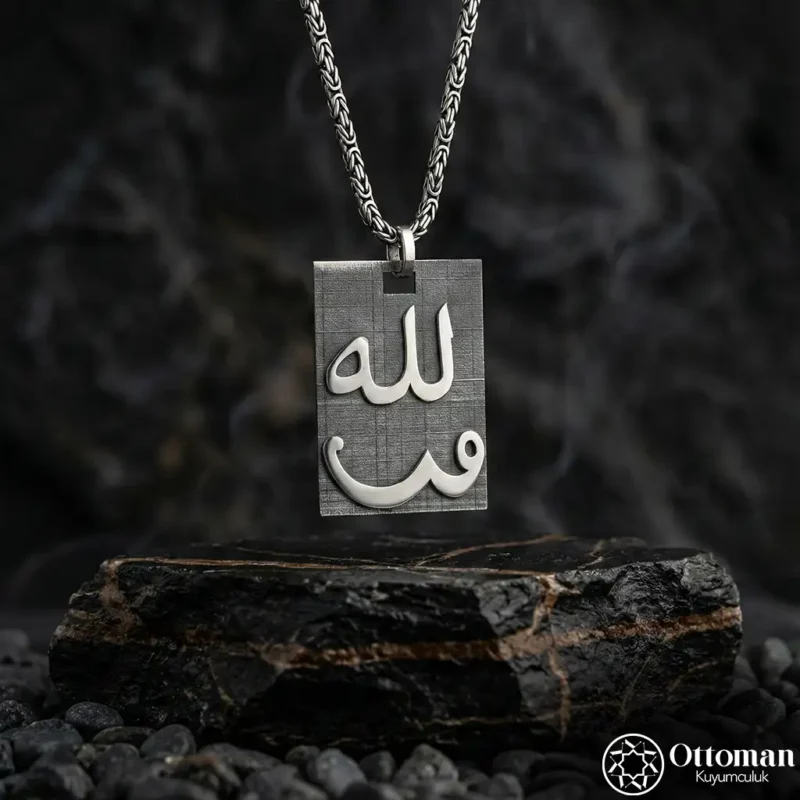 Allah Yazılı Gümüş Kolye Modeli