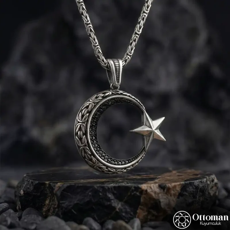 4 Siyah Taşlı Ay Yıldızlı Gümüş Kolye
