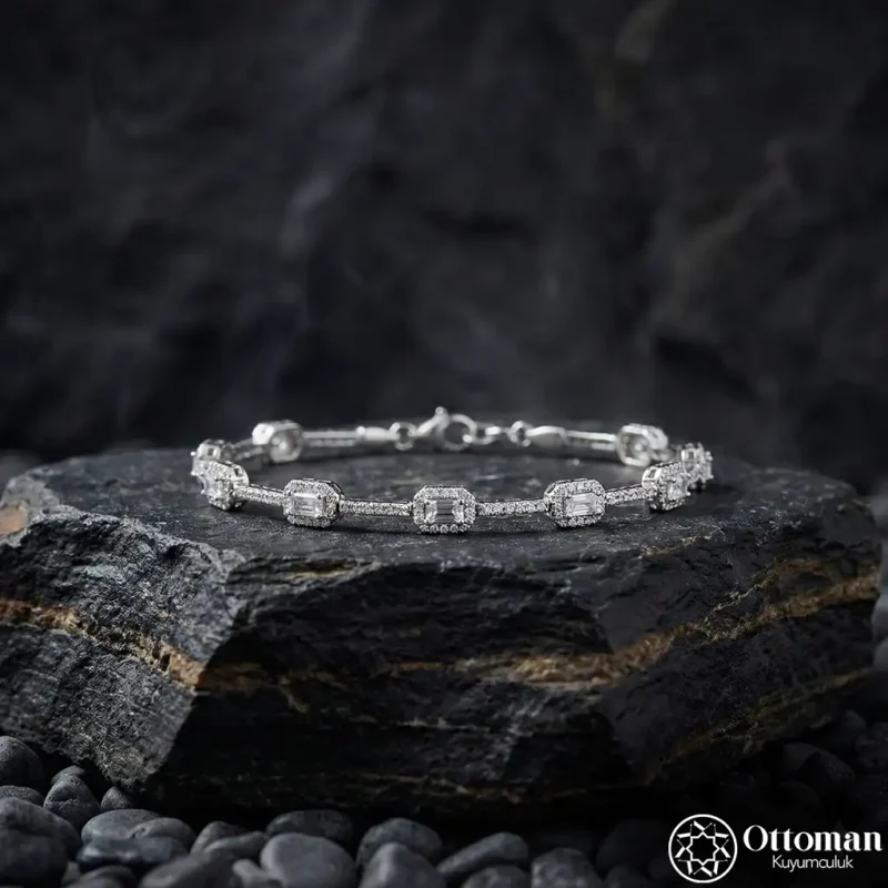 Baget Taşlı Zarif Gümüş Kadın Bileklik