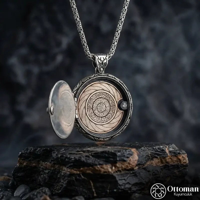 Ay Yıldızlı İsimli Kapaklı Gümüş Madalyon Kolye