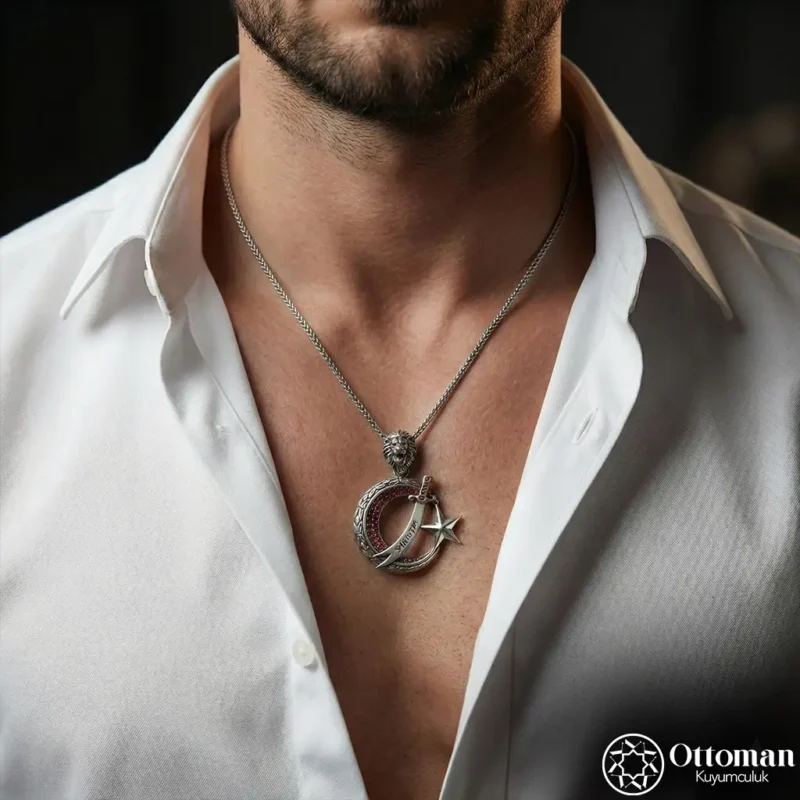 Ay Yıldızlı Kılıçlı Gümüş Kolye