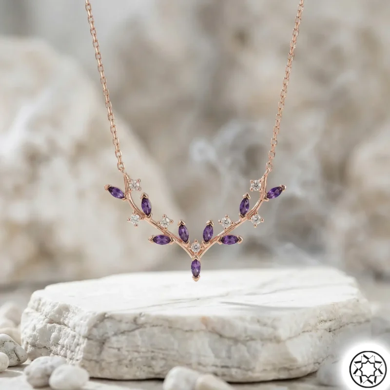 Mor Geyik Boynuzu Kadın Gümüş Kolye Modeli