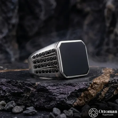 Siyah Taşlı Gümüş Yüzük