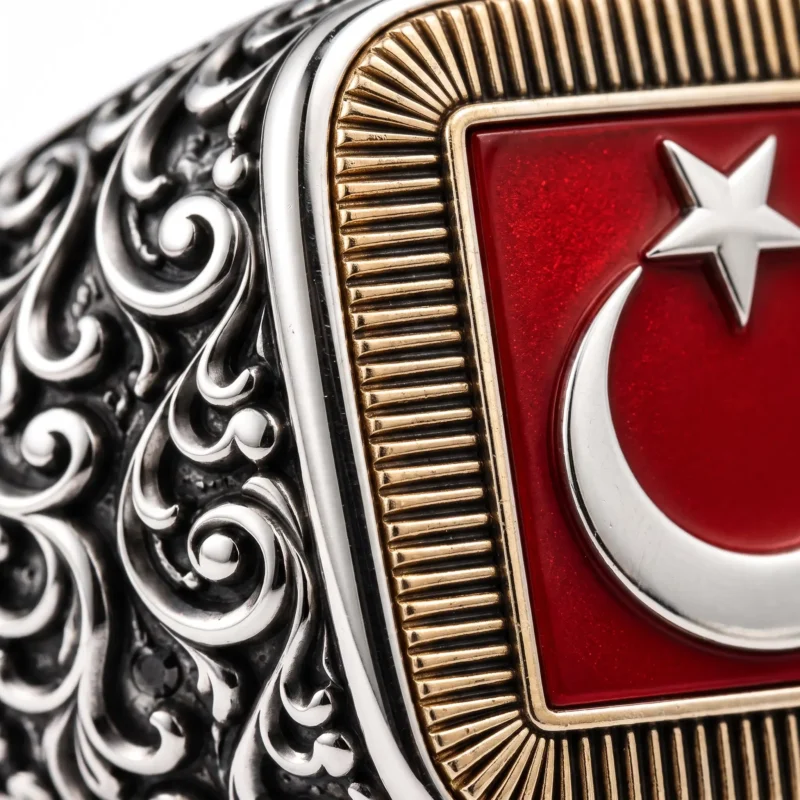 Kırmızı Mineli Ay Yıldız Motifli Kare Gümüş Yüzük